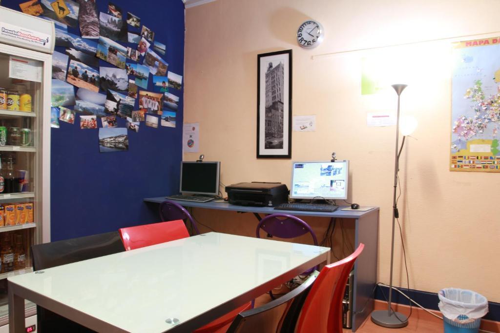 Hostel Hemingway Памплона Экстерьер фото