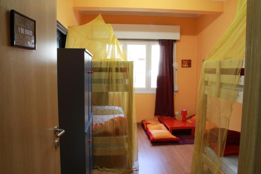 Hostel Hemingway Памплона Номер фото