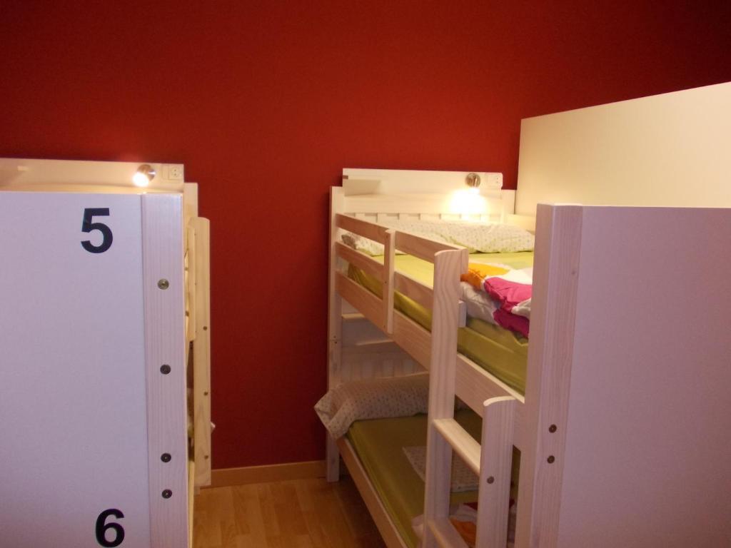 Hostel Hemingway Памплона Номер фото